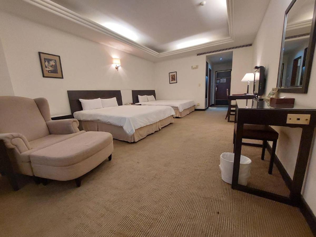 Herkang Hotel ไถจง ภายนอก รูปภาพ