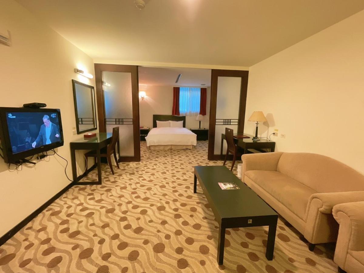 Herkang Hotel ไถจง ภายนอก รูปภาพ