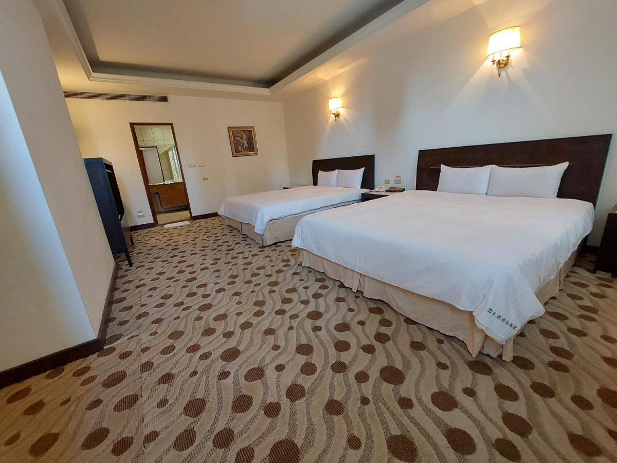 Herkang Hotel ไถจง ภายนอก รูปภาพ