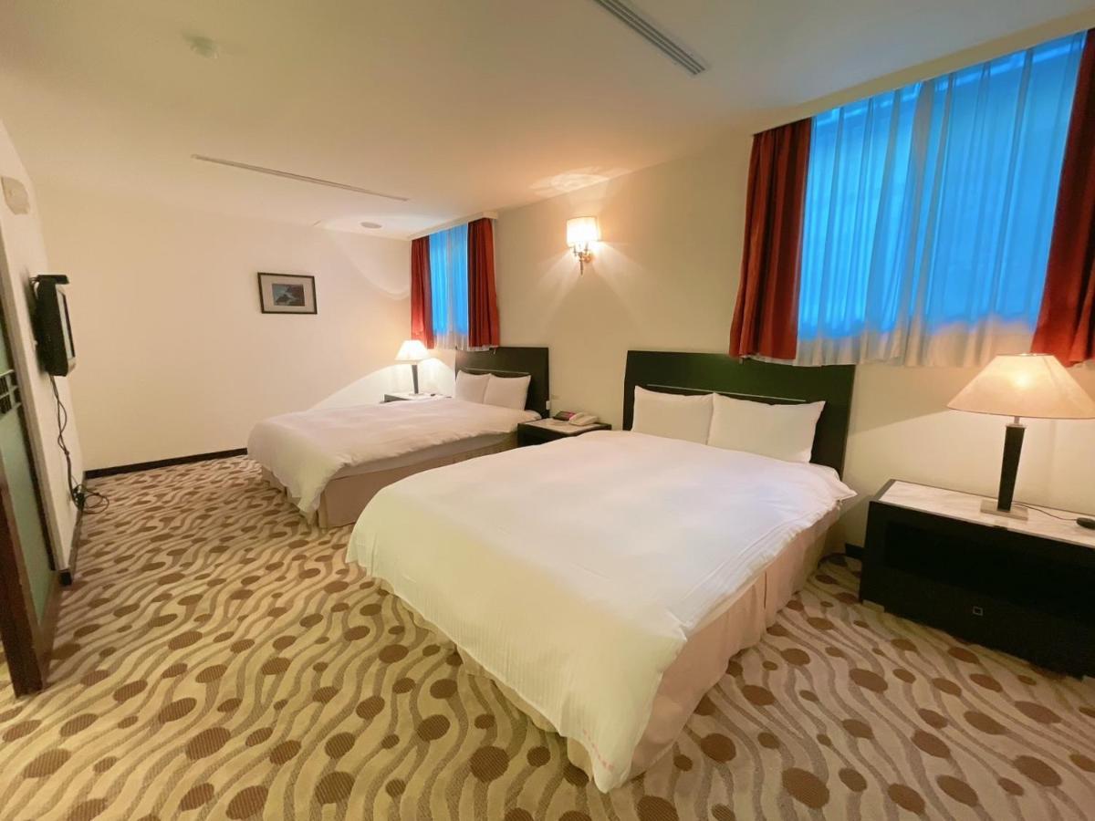 Herkang Hotel ไถจง ภายนอก รูปภาพ