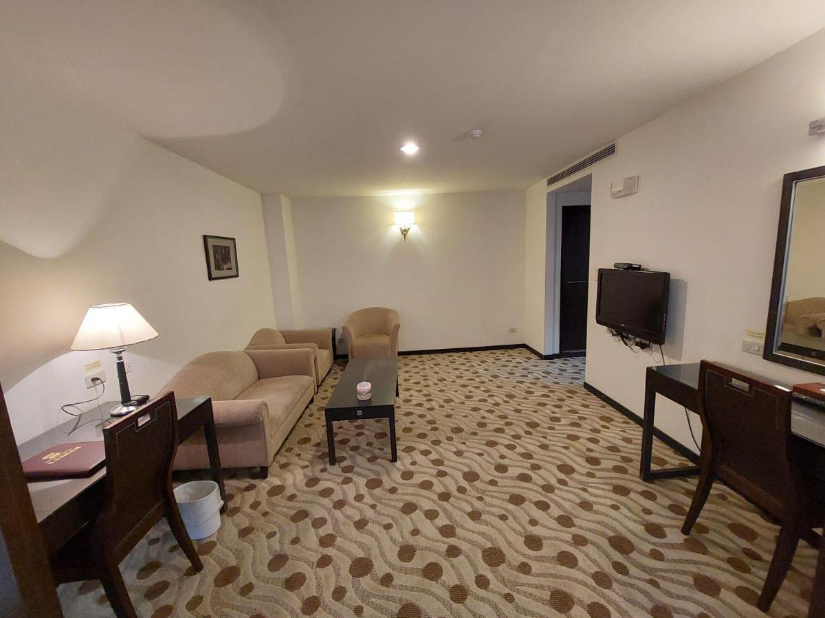 Herkang Hotel ไถจง ภายนอก รูปภาพ