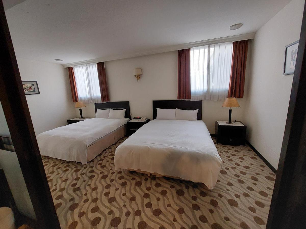 Herkang Hotel ไถจง ภายนอก รูปภาพ
