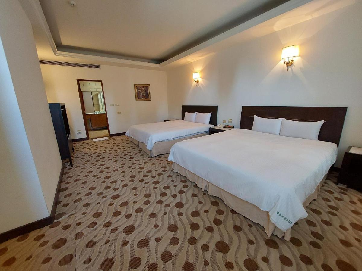 Herkang Hotel ไถจง ภายนอก รูปภาพ