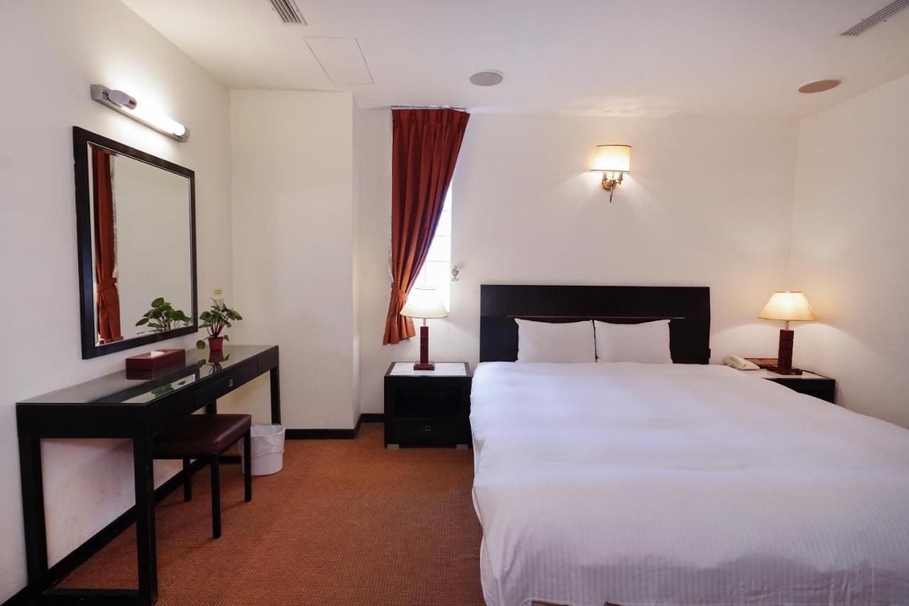 Herkang Hotel ไถจง ภายนอก รูปภาพ