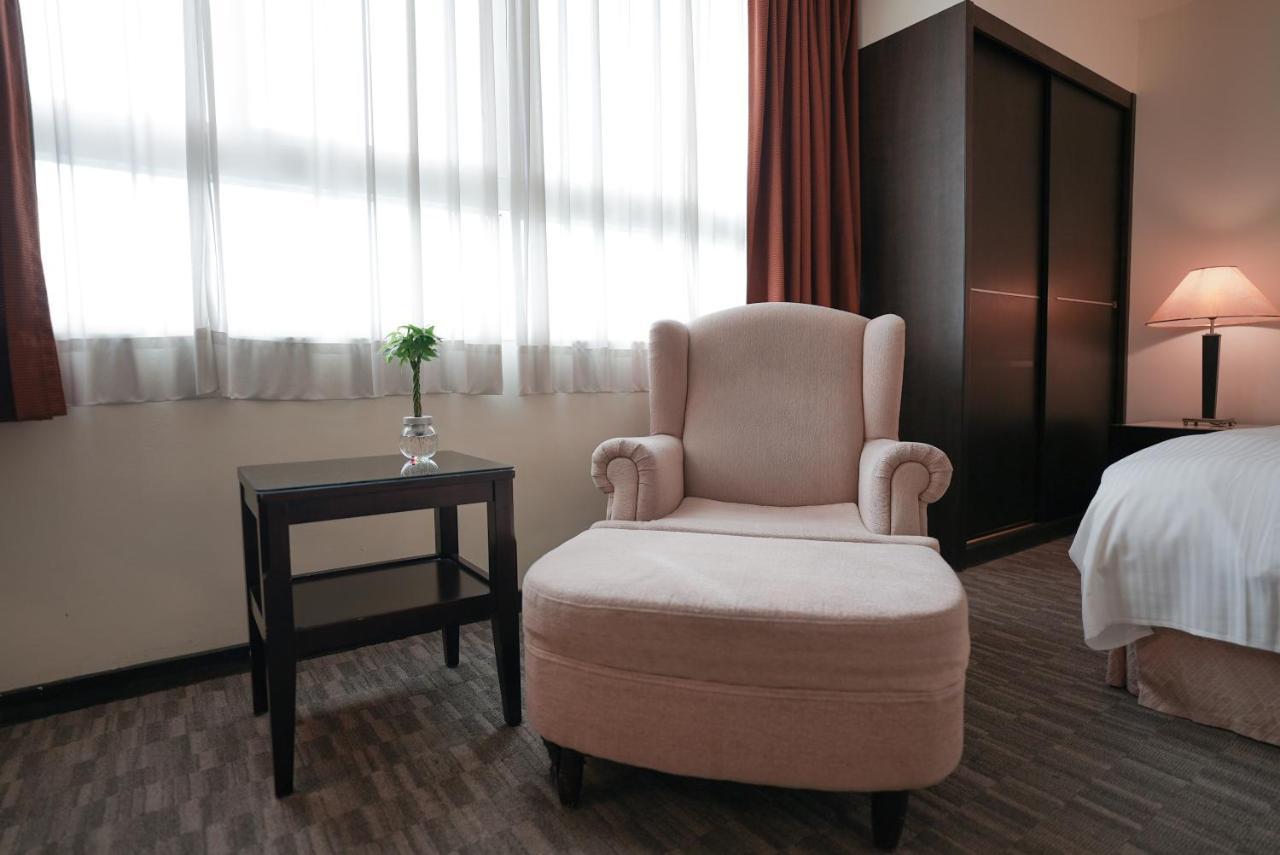 Herkang Hotel ไถจง ภายนอก รูปภาพ