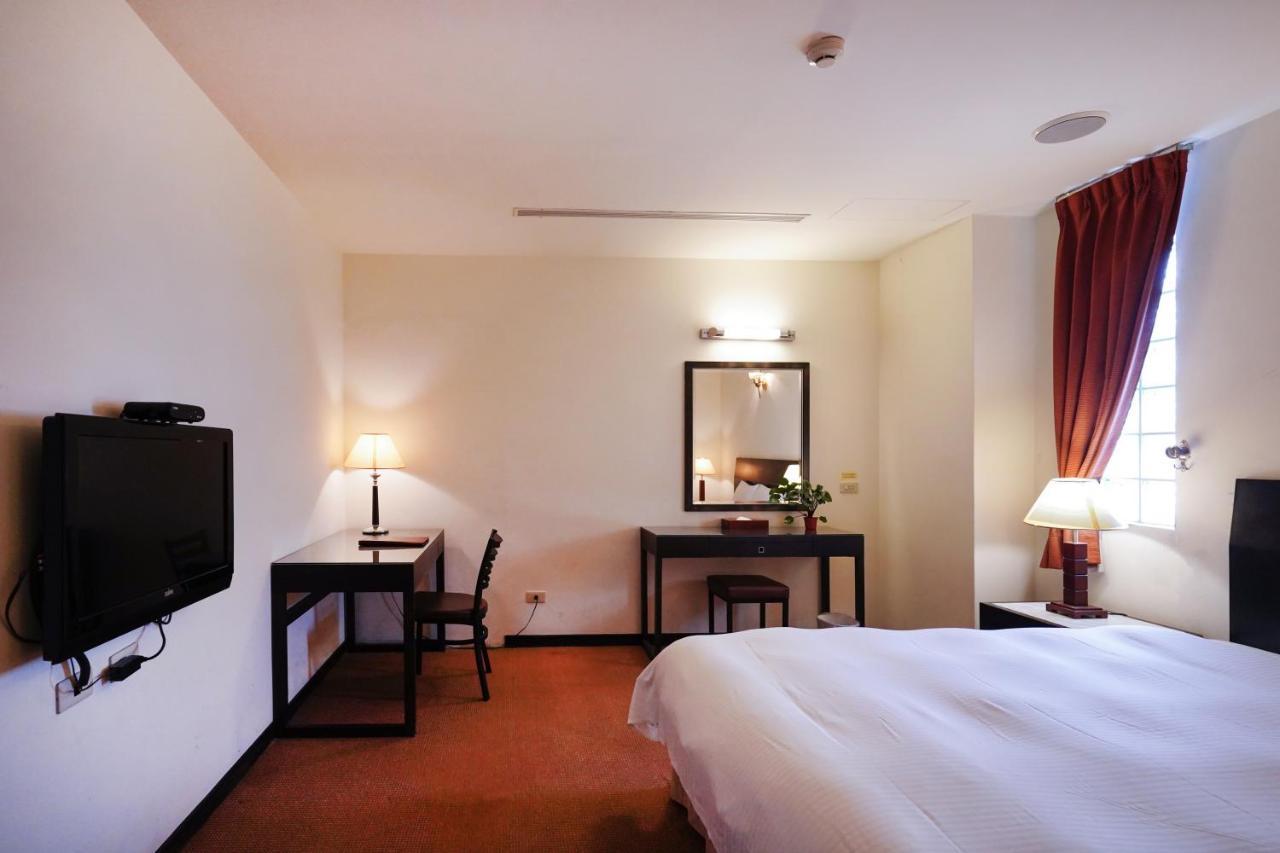 Herkang Hotel ไถจง ภายนอก รูปภาพ