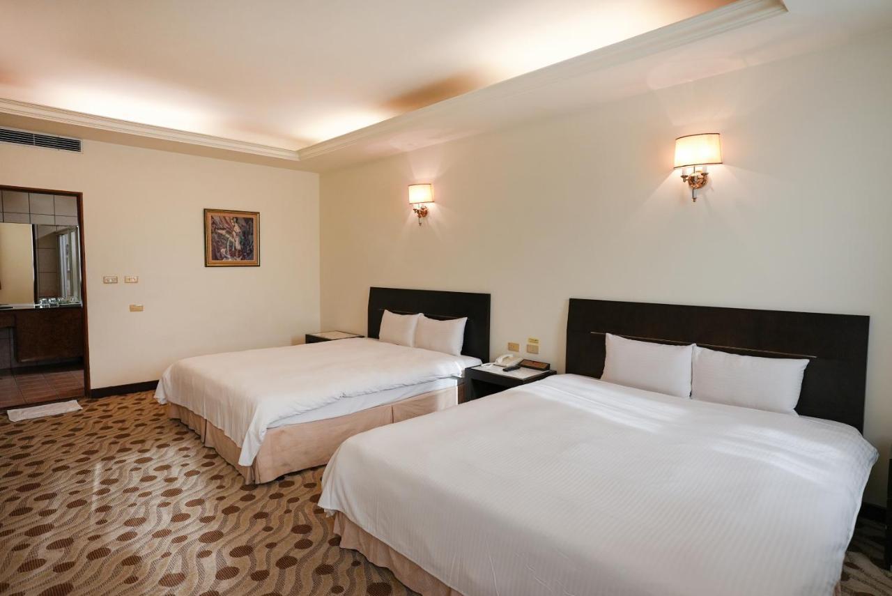 Herkang Hotel ไถจง ภายนอก รูปภาพ