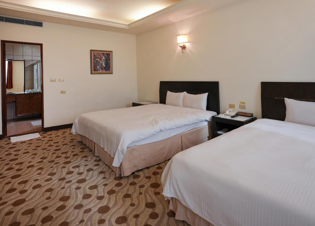 Herkang Hotel ไถจง ภายนอก รูปภาพ