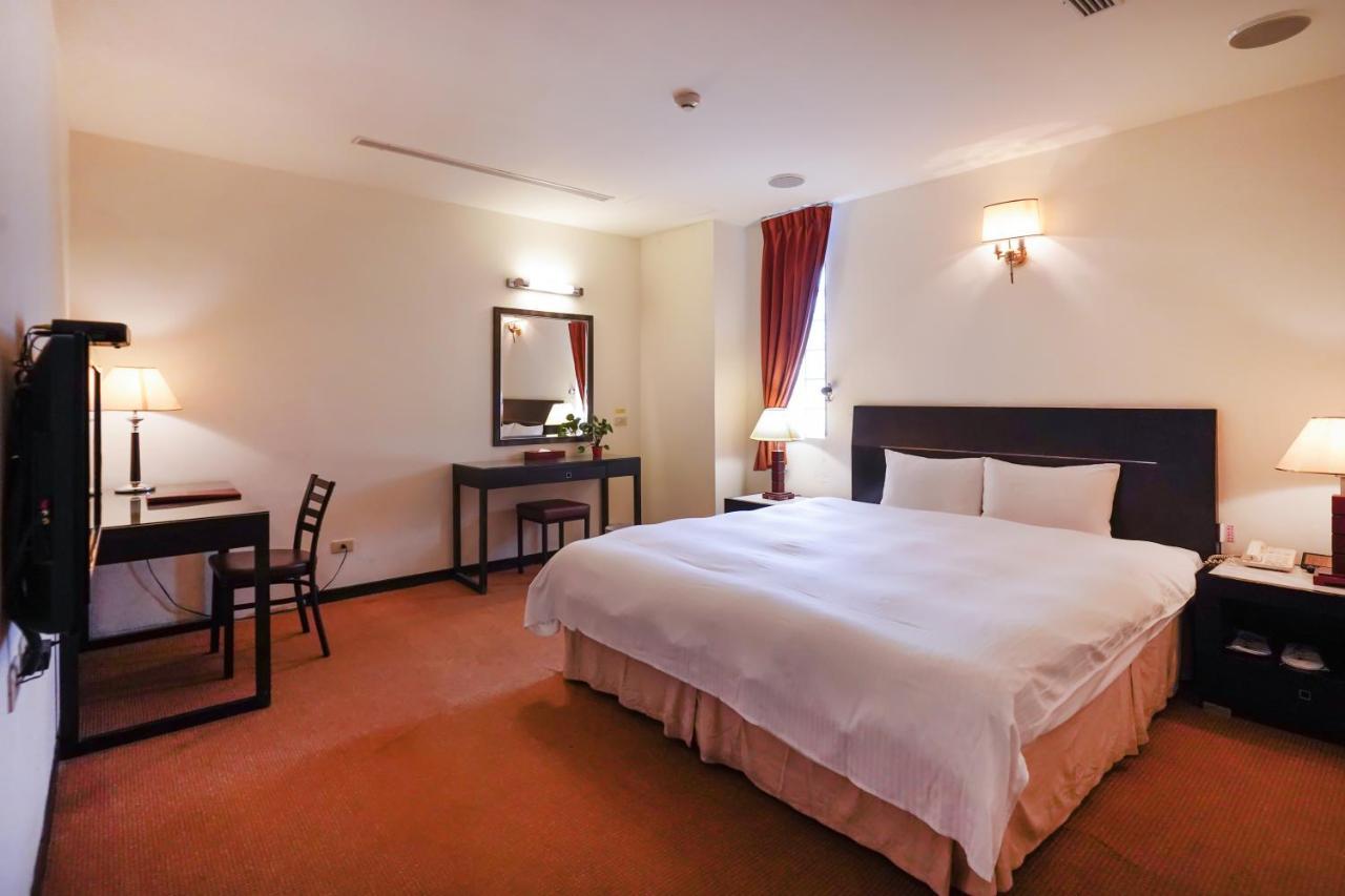 Herkang Hotel ไถจง ภายนอก รูปภาพ