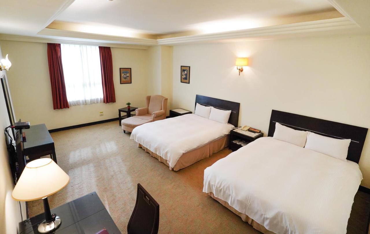 Herkang Hotel ไถจง ภายนอก รูปภาพ
