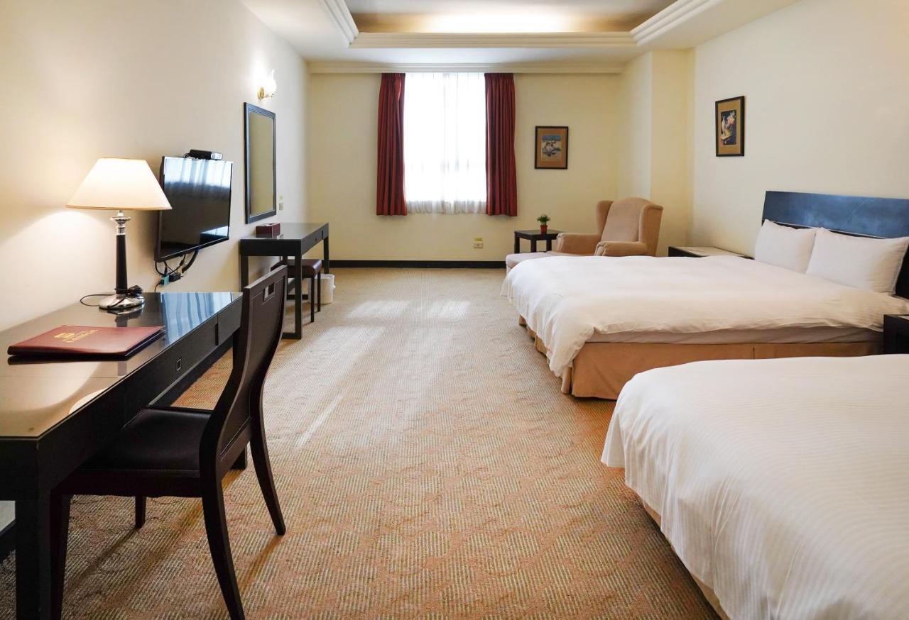 Herkang Hotel ไถจง ภายนอก รูปภาพ