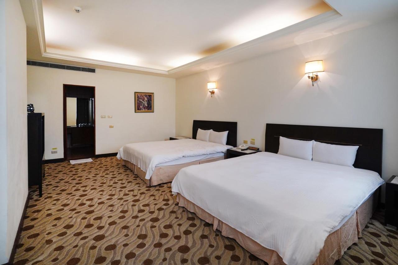 Herkang Hotel ไถจง ภายนอก รูปภาพ